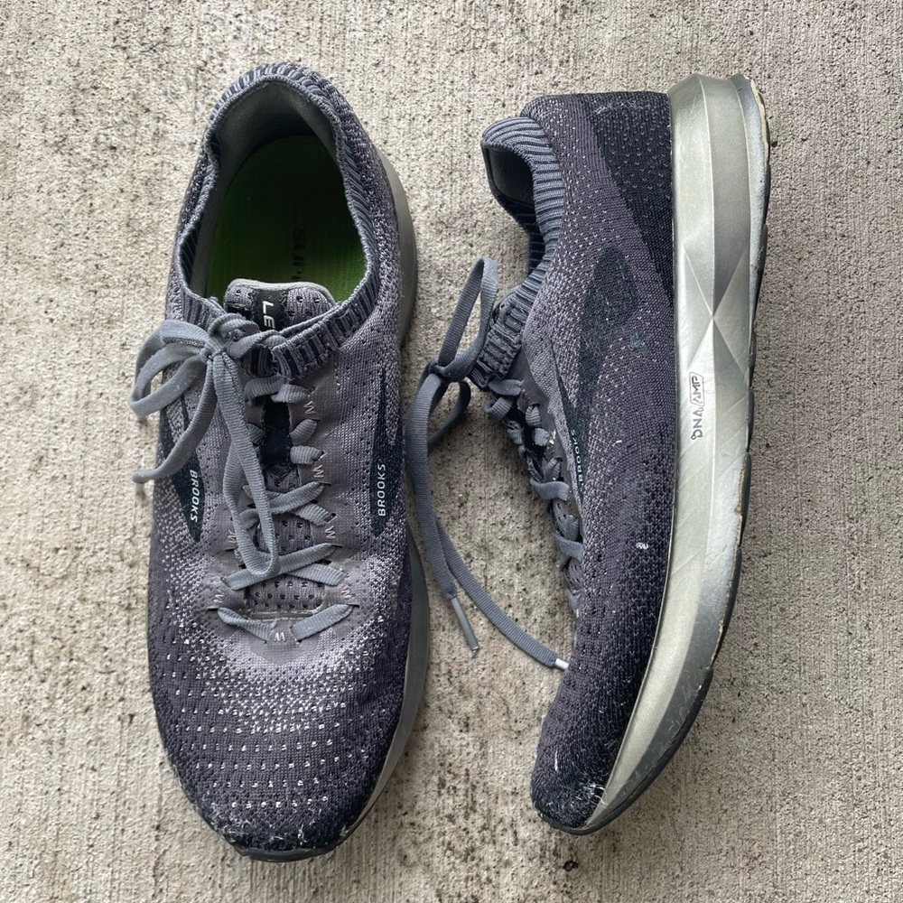 Brooks DNA AMP Levitate 2 black + grey running sneakers size 9